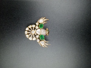 Animal Shape <b>Gold</b> Plated Brooch with Moissanite and Green Stones for Women Wedding Unisex Party Jewelry Accessory - Product Image 6