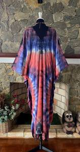 Vestido Maxi Caftán de Rayón con Estampado Tie Dye Tropical Estilo Boho, Corte Holgado y Fluido, Ropa de Resort - Product Image 4