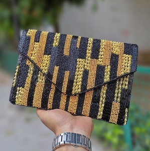 Bolso Bandolera de Alta Calidad con Decoración de Mariposas Arcoíris Negras y Cuentas Multicolores para Mujeres y Niñas, Estilo Boho, para Uso en Tiendas - Product Image 3