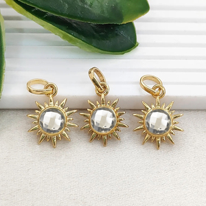 Colgante de Cuarzo Transparente en Forma de Sol, Chapado en Oro, con Engaste de Collet, Joyería de Cuarzo Transparente, Colgante Redondo de 6mm con Forma de Sol - Product Image 1