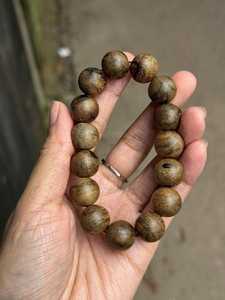 สร้อยข้อมือลูกปัดไม้ทำมือจากไม้ธรรมชาติ น้ำหนักเบา มีสไตล์ และเหมาะสำหรับการสวมใส่ในชีวิตประจำวัน - Product Image 2