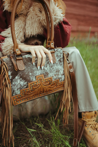 Bolso Tote de Cuero Vacuno con Pelo, Estilo Western, con Panel Repujado y Flecos |   Bolso de Hombro de Cuero Vacuno Hecho a Mano para Mujer - Product Image 2
