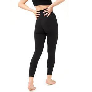 Ensemble de yoga pour femmes de qualité supérieure en spandex/nylon, impression de logo personnalisée, vêtements de sport, soutien-gorge de sport, leggings conçus pour le fitness - Product Image 2