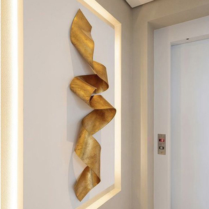 Miroir mural en aluminium de forme unique, finition brillante, idéal pour la maison et le bureau - Product Image 2
