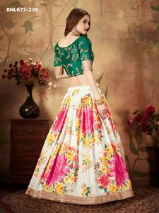 Proveedor de Lehenga-Choli-Dupatta de diseño moderno y aspecto elegante, con organza con estampado floral, bordado con Dori y lentejuelas, procedente de la India. - Product Image 5