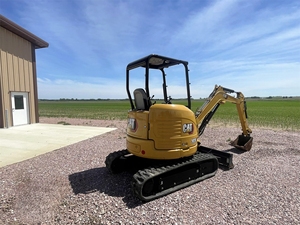 Excavatrice compacte 303E CR conçue pour les zones d'accès restreint - Product Image 3