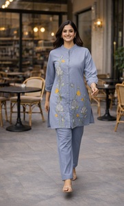 ชุดเซ็ตผู้หญิงคุณภาพสูง สีน้ำเงิน ผ้าฝ้ายแท้ สไตล์สาวออฟฟิศ แขนสั้น ราคาประหยัด สำหรับลูกค้าทั่วไป - Product Image 4