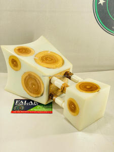 Brûle-encens en résine et bois fait main, au look luxueux, conçu pour la méditation, la prière, la relaxation, l'aromathérapie et la beauté. - Product Image 2