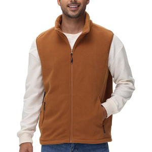 Gilet en polaire pour homme avec logo personnalisé, sans manches, vêtement d'extérieur, fabrication OEM, exportation Pakistan, marchés mondiaux - Product Image 1