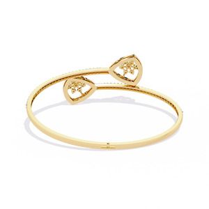 Bracelet ouvert signature serti de diamants avec accents en forme de poire, pavé brillant, bijou de luxe pour un style élégant et affirmé. - Product Image 5