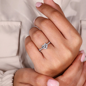 Bague de fiançailles et de mariage en forme de cœur avec sertissage à griffes, diamant de laboratoire de 1,25 carat, bijoux en or massif 14 carats, bague de fête - Product Image 3