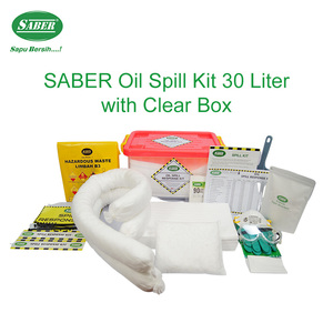 Le kit anti-déversement d'hydrocarbures SABER 30L avec boîte transparente est une solution compacte et prête à l'emploi pour les interventions d'urgence en cas de déversements rapides d'hydrocarbures et de carburant. - Product Image 2