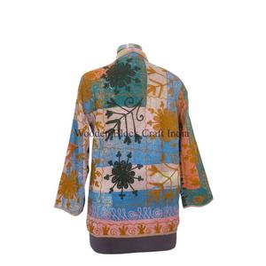 Veste multicolore faite à la main en coton 100% avec imprimé floqué, broderie Kantha, patchwork tricoté, détails boutonnés, veste vintage du Rajasthan - Product Image 5