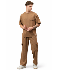 Ensemble coordonné texturé marron de qualité supérieure pour homme, t-shirt coupe décontractée et pantalon cargo, streetwear décontracté, tissu tricoté doux et confortable - Product Image 1