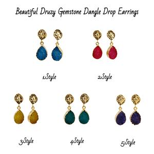 Boucles d'oreilles élégantes en pierre précieuse Druzy rouge, plaquées or, faites à la main, style pendantes, finition mate, forme poire 10x14mm - Product Image 3