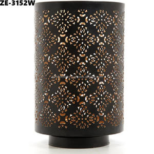 Candelabro Redondo de Metal Rústico Hecho a Mano de Grado de Exportación, Estilo Rústico, Zahid Exports, para Uso Religioso, Bodas, Navidad - Product Image 5