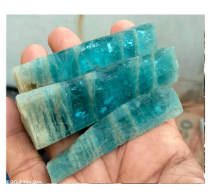Pierre en vrac personnalisée de haute qualité, cristal d'aigue-marine Karur bleu ciel naturel poli transparent, forme irrégulière, jeu de couleurs - Product Image 1
