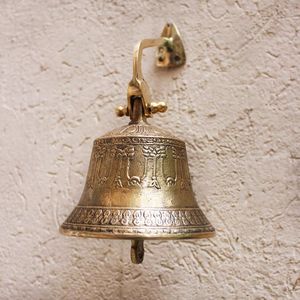 Timbre de Puerta Decorativo de Latón con Acabado Pulido Antiguo y Apariencia Tradicional de Templo Hecha a Mano - Product Image 1