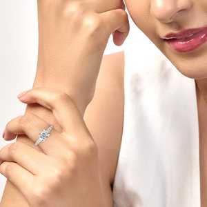 Moissanita Solitaria de 1 Quilate Personalizada al por Mayor con Elegantes Puntas Florales para Fabricantes y Proveedores de Joyería Fina - Product Image 5