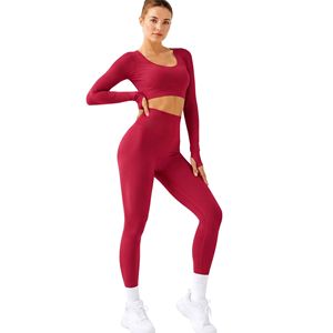 Conjuntos de Yoga para Mujer Color Rojo Rubí, Sin Costuras, al por Mayor, Nailon y Spandex, Ligeros, de Secado Rápido, Transpirables y Elásticos, Ropa Deportiva para Gimnasio - Product Image 1
