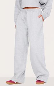 Ensemble de détente deux pièces pour femme : sweat-shirt court et pantalon de jogging – Tenue décontractée confortable en tissu doux - Product Image 2