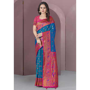 ผ้าไหมพิมพ์ลายมีนาคารี ปาธานี สีน้ำเงิน แบรนด์อีลิท วีฟส์ พร้อมผ้าคลุมไหล่ลายดั้งเดิมสำหรับผู้หญิง - Product Image 1