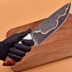 Cuchillo de chef de cobre damasco hecho a mano de primera calidad con mango ergonómico de madera para cocina profesional y preparación de alimentos. - Product Image 3