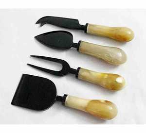 Ensemble d'ustensiles à fromage en acier inoxydable 4 pièces avec poignées en corne, outils de service, sans danger pour les aliments, lavage à la main uniquement - Product Image 2