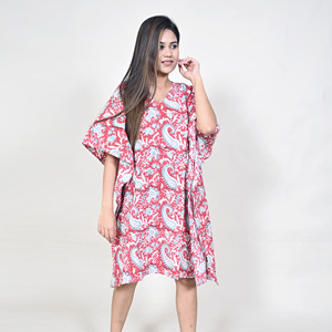 Vestido Maxi Floral Bohemio Vintage de Invierno, Estampado a Mano, 100% Algodón, Manga Corta, Corte Holgado, para Fiestas y Viajes - Product Image 1