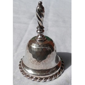 Campana de Altar Elegante de Metal Plateado para Oración, Pooja, Iglesia, Templo, Campana de Mano para Adoración, Decoración del Hogar, Rituales Espirituales y Ceremonias - Product Image 1