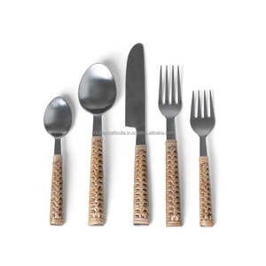 LuxeCraft (2 piezas) Juego de cucharas para sopa Cucharas elegantes de bambú de acero inoxidable para servir para comidas diarias Colección de diseñador de regalos - Product Image 3