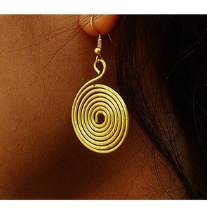 Pendientes de alambre de latón para fiesta con un look magnífico, diseño personalizado, joyería de moda a precio económico por UF INTERNATIONAL Crafts - Product Image 6