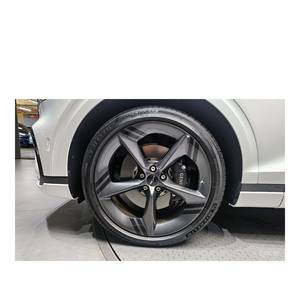 Genesis GV70 2.5T 2024 Gasolina 2WD con 15,274 km, Volante a la Izquierda, Caja de Cambios Automática, Asientos de Cuero, Cámara Trasera - Product Image 5