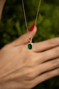 Colgante de plata esmeralda para mujer, plata de ley 925, chapado en oro de 14 quilates, hecho a mano, joyería verde solitaria, regalo para ella - Product Image 3