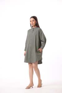 Robe longue décontractée en coton pour femme, coupe ample, manches longues, couleur unie, col en V, boutons décoratifs, teinte unie - Product Image 5