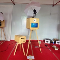 Photomaton vintage en bois avec écran tactile de 15,6 pouces, compatible avec l'imprimante DNP620, l'appareil photo et le flash, pour les mariages, les célébrations et les fêtes