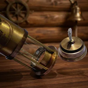 Lámpara de Metal Decorativa de Estilo Vintage, Farol de Latón Antiguo, Decoración Rústica para Mesa o Colgante - Product Image 6