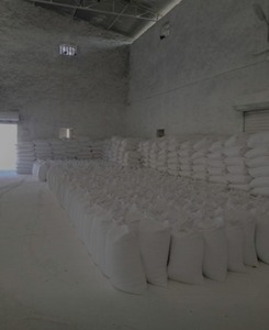 Cal hidratada en polvo de grado industrial ultra blanca, hidróxido de calcio con 99% de pureza para tratamiento de aguas residuales y uso en construcción - Product Image 4