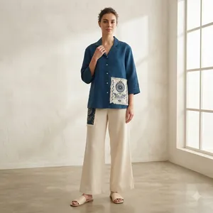 Chemise tunique bleue brodée pour femmes avec manches trois quarts, boutons sur le devant et pantalon large beige, tenue décontractée d'été - Product Image 4