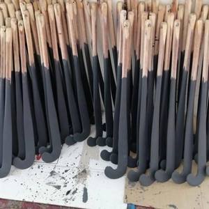 Palos de Hockey sobre Césped de Madera con Refuerzos de Fibra de Vidrio Trenzada para Entrenamiento al Aire Libre, Marca Eoin Winston Sports Sialkot Entertainment - Product Image 2
