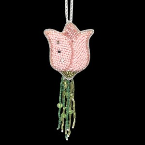 Adorno Colgante de Flores con Cuentas Hechas a Mano |   Adorno Decorativo Bordado en Forma de Tulipán para Puerta y Pared - Product Image 1
