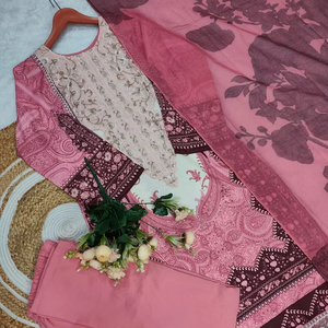 ชุดสาหรี่กะมีซผ้าฝ้ายอินเดียปากีสถาน ดีไซน์ทันสมัย งานปักลายสวยงาม แบบดั้งเดิม ล่าสุด สำหรับงานปาร์ตี้ผู้หญิง - Product Image 1