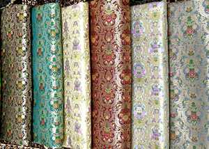 Tissu de luxe en brocart jacquard floral kimkhab jamavaar pour robes de mariée, costumes et saris - Product Image 2