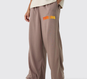 Pantalones de chándal vintage rectos marrones para hombre, elásticos, de ajuste holgado, con logo de letras estampado en la pierna derecha, tejido de punto de peso medio con transferencia térmica. - Product Image 1