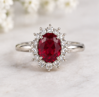 Natürlicher Ovaler Rubin-Verlobungsring mit Silberbeschichtung Vintage-Inspiriertes Design Funkelnder Roter Edelstein für Damen