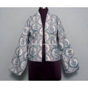 Veste Kantha artisanale en coton, design de créateur, en provenance d'Inde. Magnifique veste Kantha multicolore, cousue à la main, imprimée à l'écran. - Product Image 1