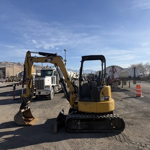 Excavadora Cat 305E de uso pesado, miniexcavadora diseñada para contratistas profesionales, sistema de control fácil y potencia hidráulica confiable. - Product Image 6