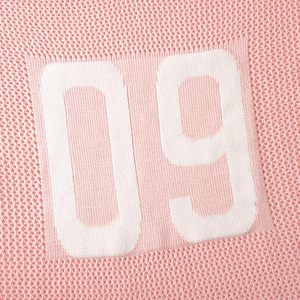 Suéter de punto personalizado para hombre con cuello en V rosa, manga corta, estampado de letras, jersey deportivo con cuello en contraste para ropa urbana - Product Image 3