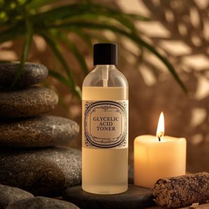 Tónico Facial con Ácido Glicólico, Fórmula Personalizada para un Cuidado de la Piel Calmante, Limpiador Natural OEM, Tónico Unificador del Tono de Piel Sensible - Product Image 2