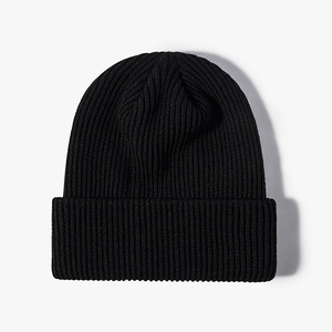 Gorro de punto personalizado con puño de tela acrílica, estilo urbano, con etiqueta tejida y logotipo, gorro de invierno suave para hombre, logotipo bajo demanda. - Product Image 3